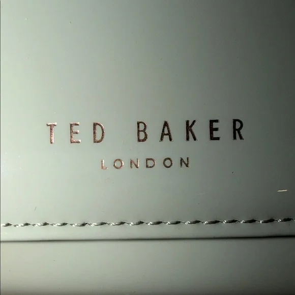 Ted Baker Mint beautiful light grey Wallet with RoseGold Accents - Picture 10 of 12